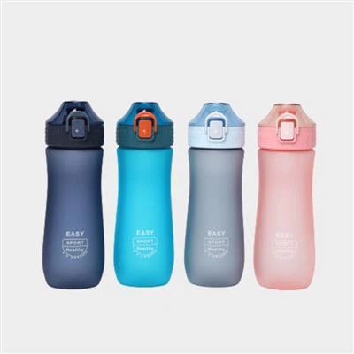 Czym różnią się plastikowe kubki na wodę od kubków ze stali nierdzewnej?